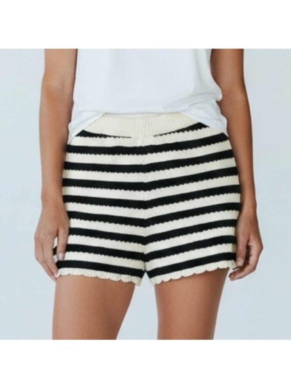 ALTAR’D STATE Scalloped Hem Striped Knit Sweater Shorts Ivory & Black Size XL